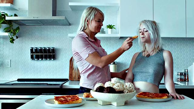 SEXY MOMMA - London and Annie Eat Each Other for Dinner!