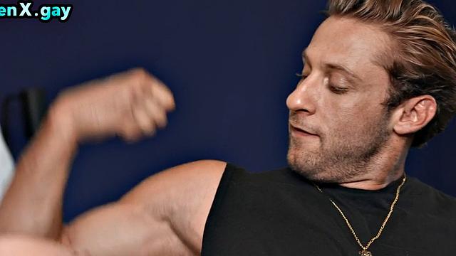 Manly big jock bareback sportive inked BFF on bed