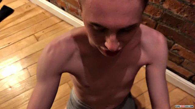 Jackson McQueen Gives a Great Blowjob! - Jackson McQueen