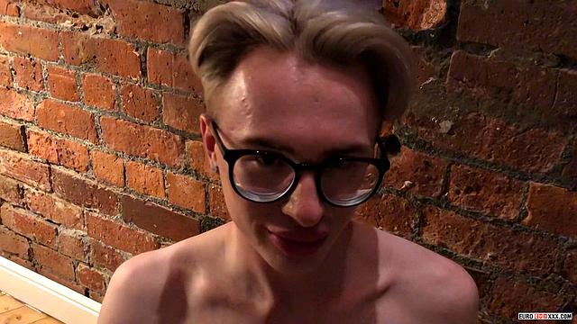 Jackson McQueen Gives a Great Blowjob! - Jackson McQueen