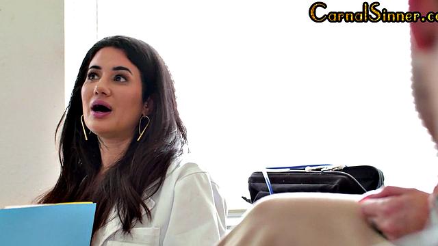 Alternative sinner nurse gets pussybanged while watching