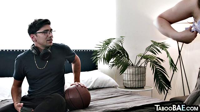 21yo petite girl doggypounded by lover