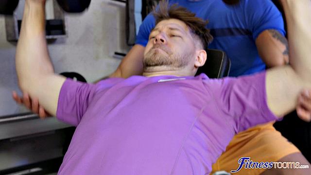 Hardcore Threesoem In Gym