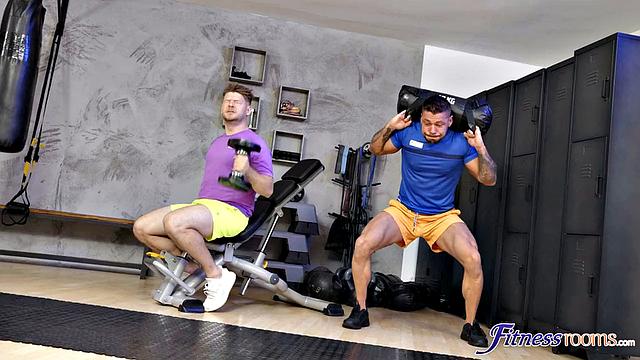 Hardcore Threesoem In Gym