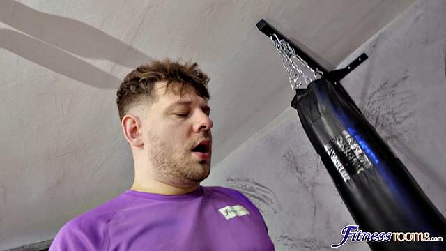 Hardcore Threesoem In Gym