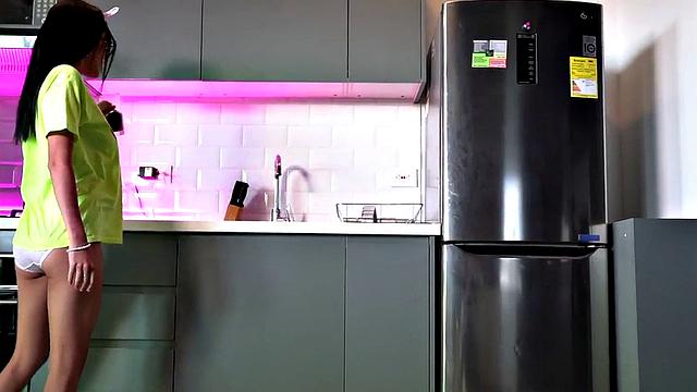 Lil Mia masturbates with an ice pop