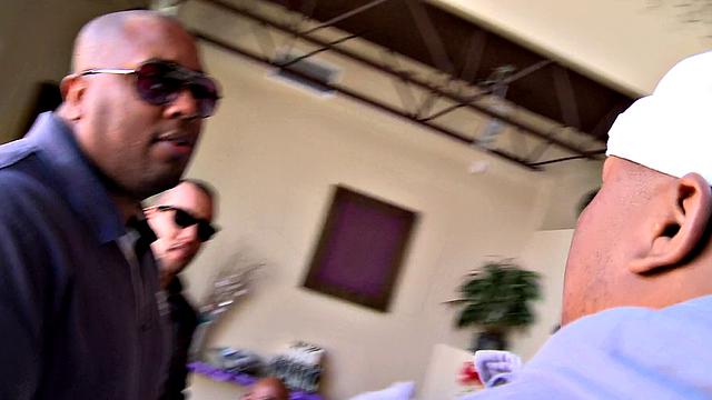 Татуированная красотка - вместо зарплаты крепкий африканский член