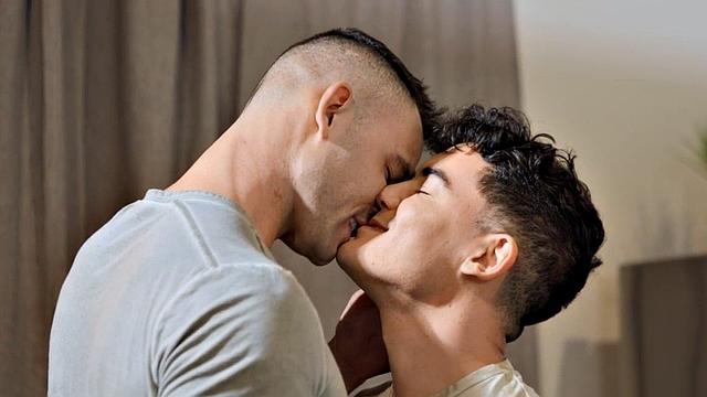 Seducing man loves fucking hardcore in tight anal hole