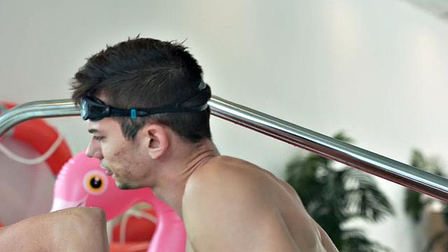 Blonde MILF deepthroating underwater