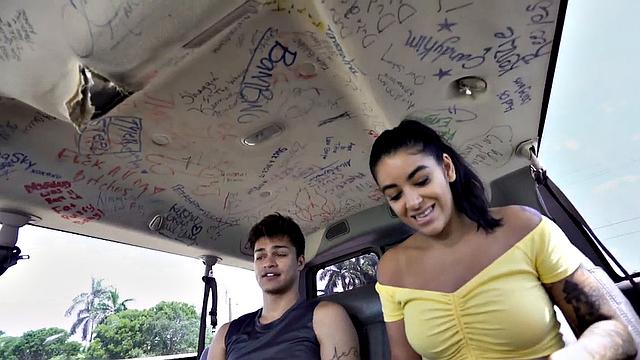 Amateur stud fucks hunk for money in outdoor van