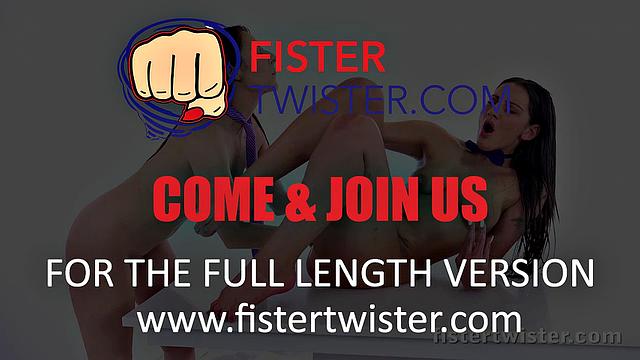 Teen Gets Her Fist Fucked