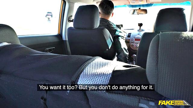 Зейнеп Роса с большими натуральными сиськами жарко сосёт и трахается в машине автошколы с инструктором.