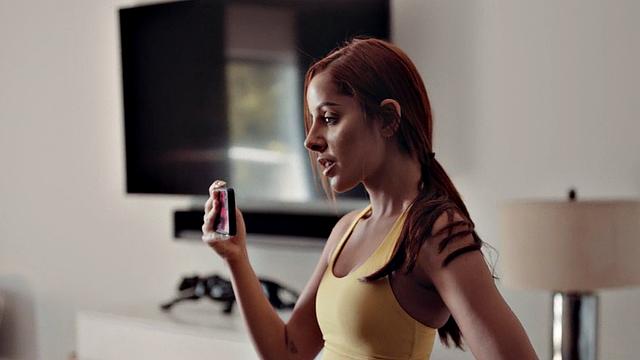 похотливая сводная сестра получает пальцы и член от брата