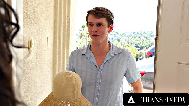 TRANSFIXED - Andylynn Paynes Date Turns Into Rough Anal & Open-Mouth Facial With Hot Stranger