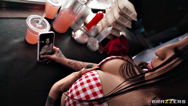 Food Truck Serves Big Oiyl Dish