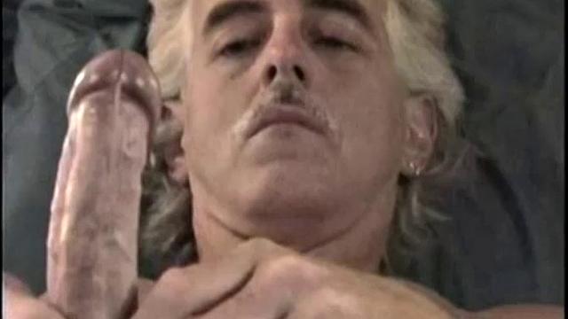 Woman chasing, abusing, loving and leaving guy that he is, Dale just happens to enjoy blowjobs from either sex. He's a friendly and funny guy with a dry sense of humor.