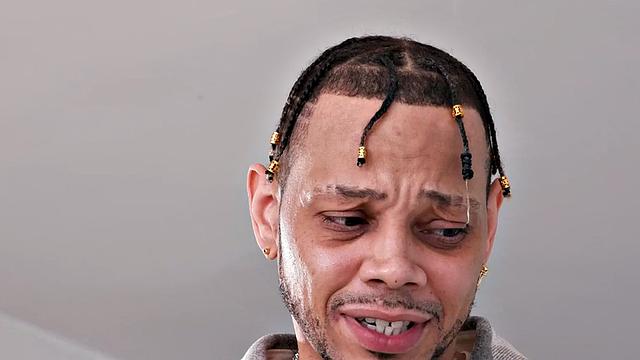 Cutie babes cockriding at sofa