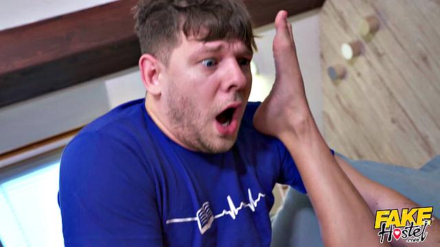 GeishaKyd в узком боди и двое мужчин: сперва трахают рот, потом жарят в разных позах, финал на пизде.