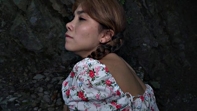 Picked up amateur babe sucks and gets fucked in POV for cash