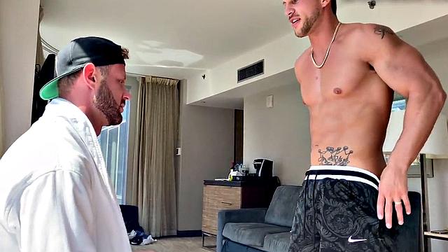 Athletic inked jock bangs and rims boyfriend's asshole at home