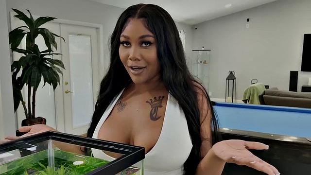 Bubblebutt ebony babe banged and deepthroat