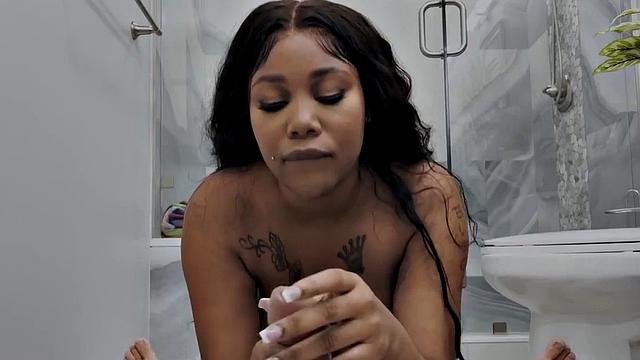 Bubblebutt ebony babe banged and deepthroat