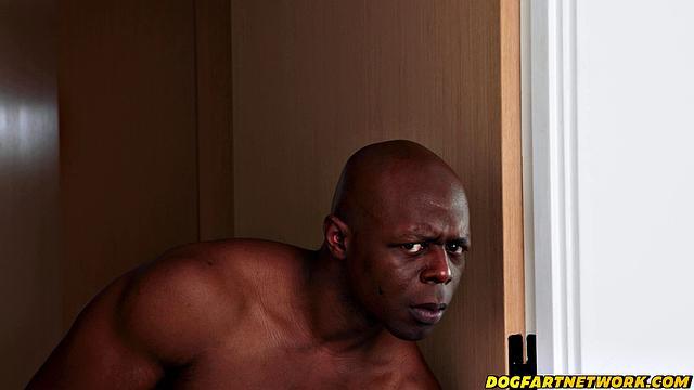 Пышная сантехничка промыла трубу и мужику дала на чай