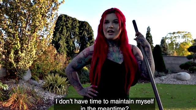 смотри как пышногрудая соседка скачет на члене на улице