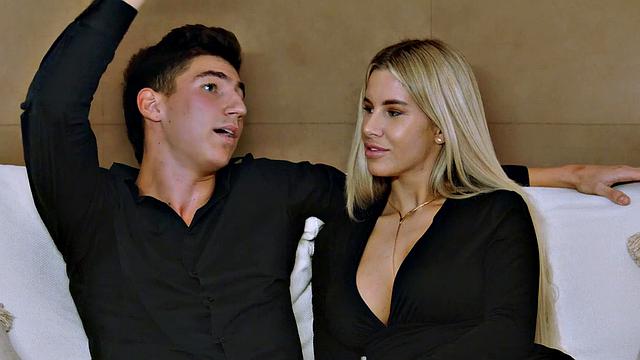 Mrs. Naughty demonstrates her talents. A horny housewife fellates her visitor in the kitchen - enjoy HD XXX!