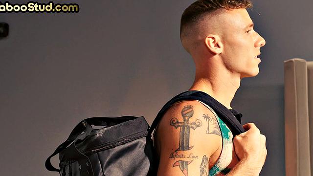 Rimjob stepbro wastes time in stepbrother's ass