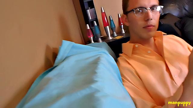 Big Nerd Trying to Ignore You - Travis Smith