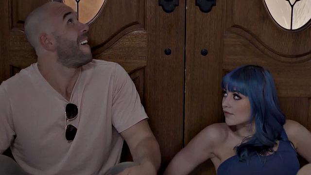 Busty babes threeway with lucky lad