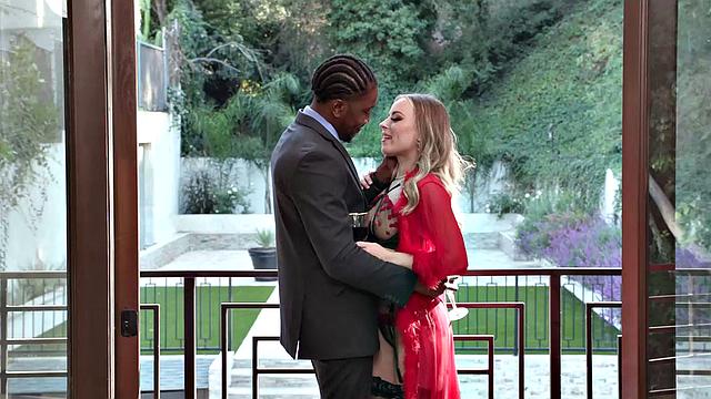 блондинка анна клер клаудс катается на bbc и даёт трогать свои натуральные сиськи