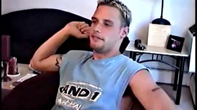 Sucking off Straight Boy Buzz