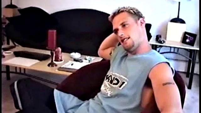 Sucking off Straight Boy Buzz