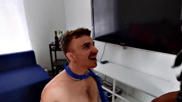 Petite petitioner barebacked by top in tiny ass