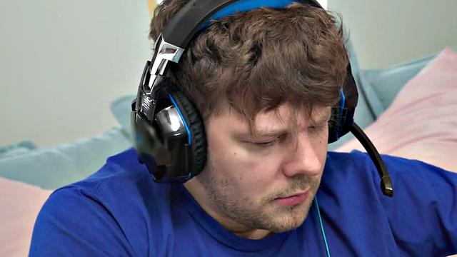 Big butt babe smashed by big dick in wet hole