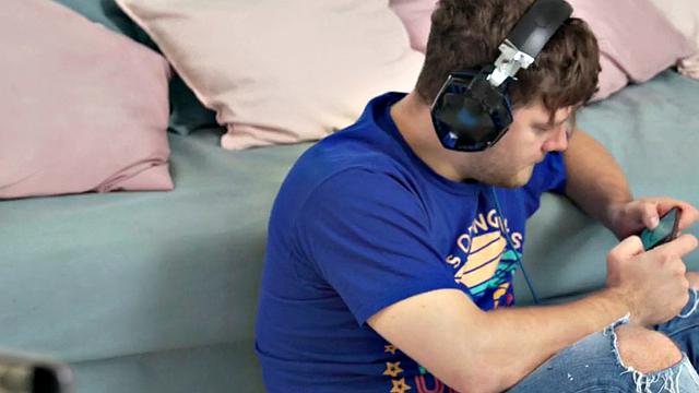 Big butt babe smashed by big dick in wet hole