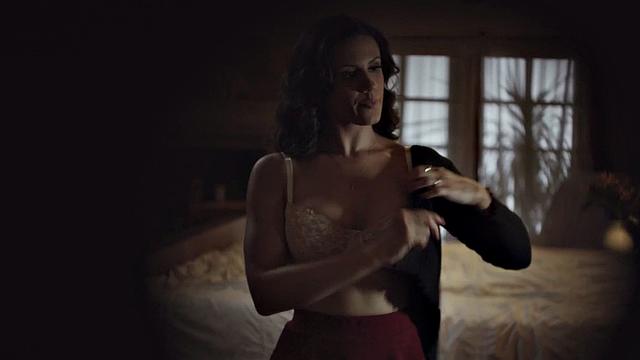 Sinning stepmom facesitting before letting him fuck