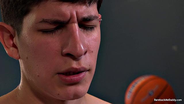 Фердинанд разносит Баутисту задницу, сперма льется рекой