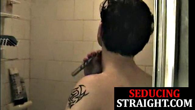 Amateur straighty gets assfingered while receiving handjob from horny DILF