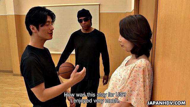 Aya Kisaki gets orgasms from a colleague