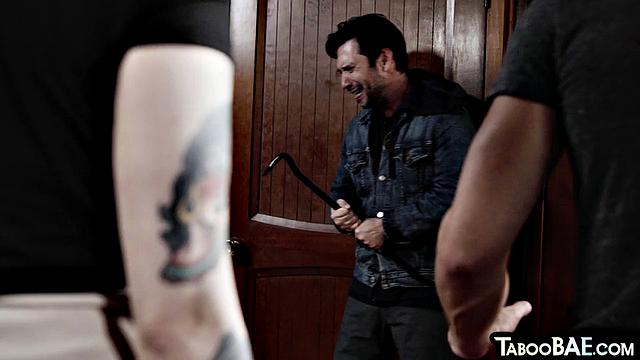 Big ink babe gets pounded by man