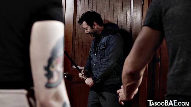 Big ink babe gets pounded by man