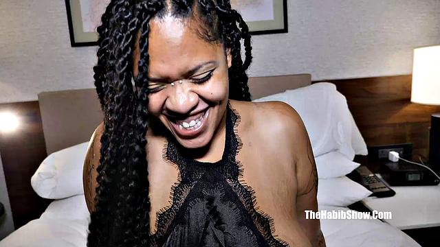 First time amateur with a huge ass & tattoos goes wild on a hotel room with stretch3x