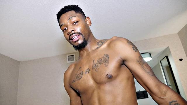 First time amateur with a huge ass & tattoos goes wild on a hotel room with stretch3x