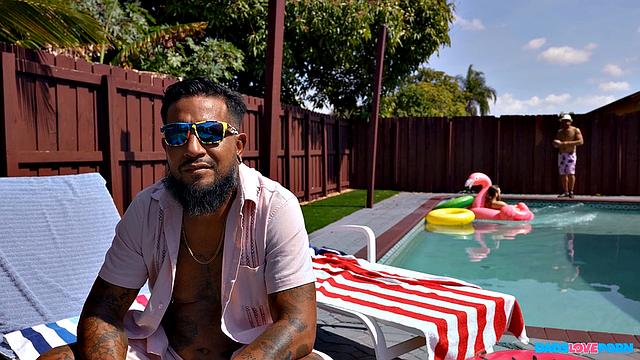 Элана Bunnz устраивает жаркую оргию с друзьями мужа на вечеринке