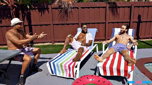 Elana Bunnz Shows Up at the Party