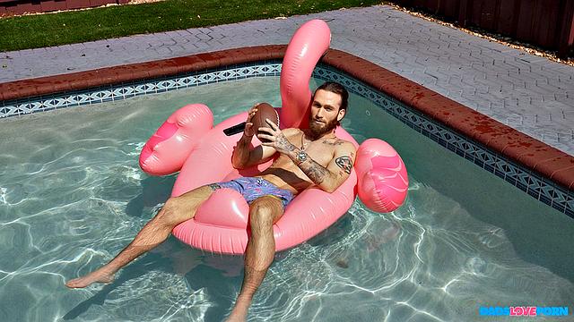 Элана Bunnz устраивает жаркую оргию с друзьями мужа на вечеринке