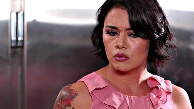 татуированные милфы в каблуках трутся кисками после долгого куни